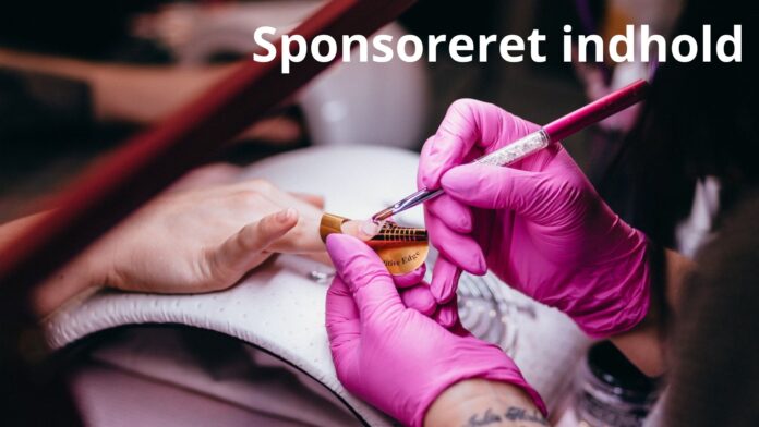 Lær mere om akrylnegle her